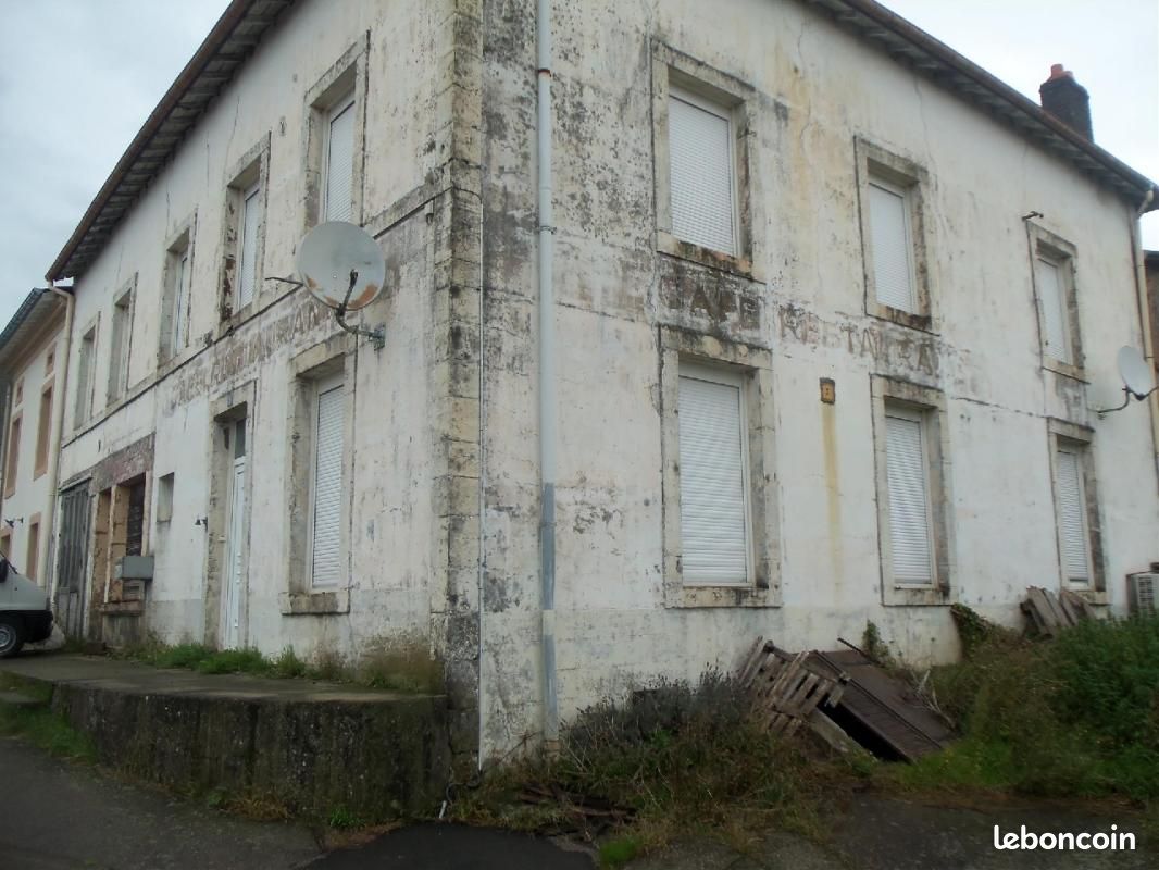 Maison 7 pièces 275 m² · à Baccarat · 275 m² · 55 000 €