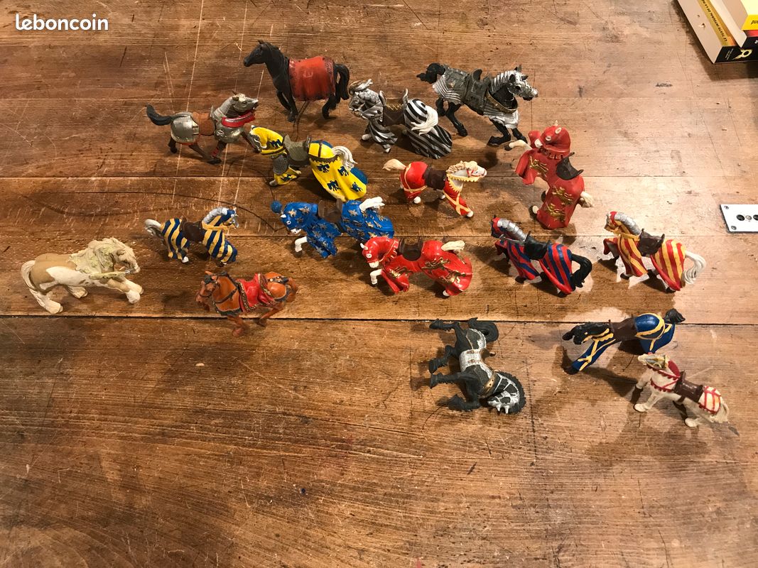 Lot de 4 chevaux au choix (image 1)