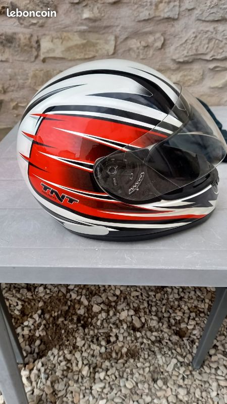 Vends casque moto intégral marque TnT helmet taille L 50 gants offerts (image 2)