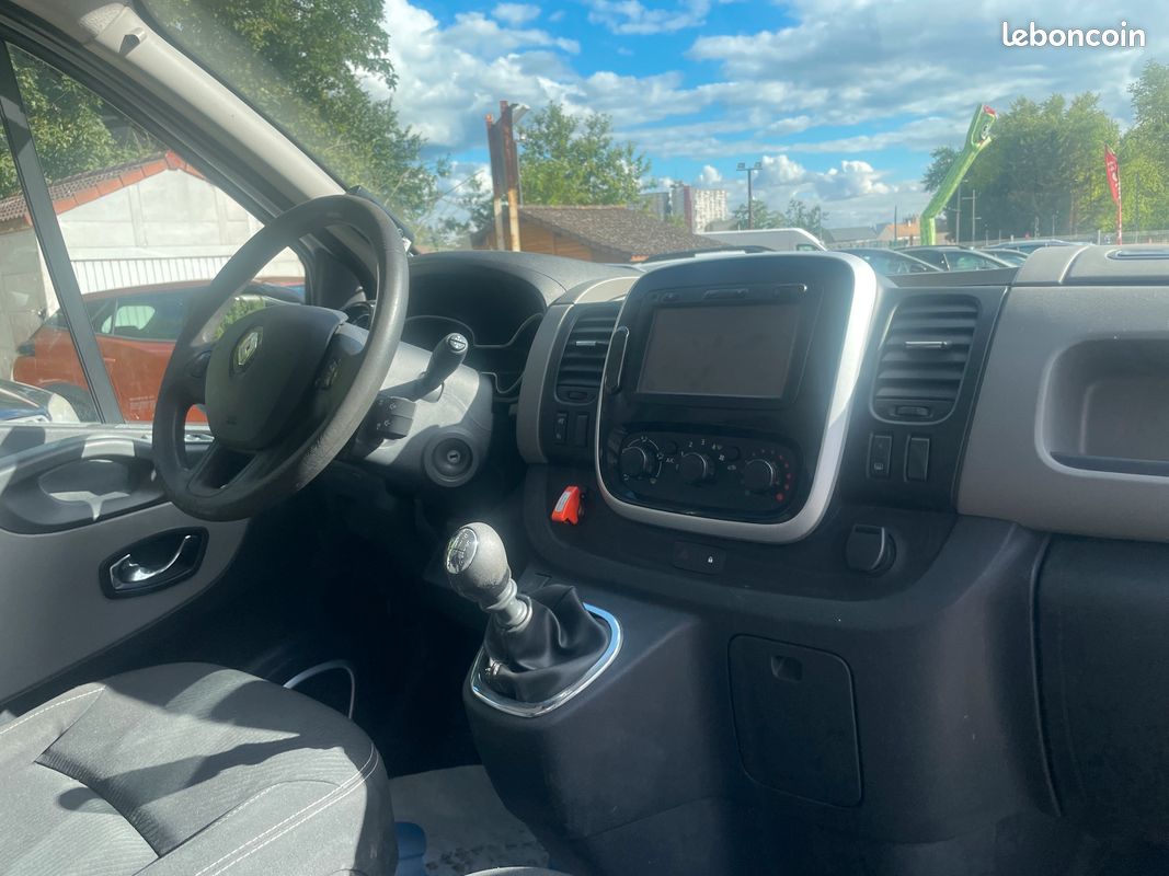 Renault trafic 3 grand confort l2h1 120ch diesel (9 992 HT) (image 5)