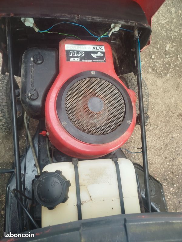 Tracteur tondeuse autoportée mtd en trés bon état de marche (image 3)