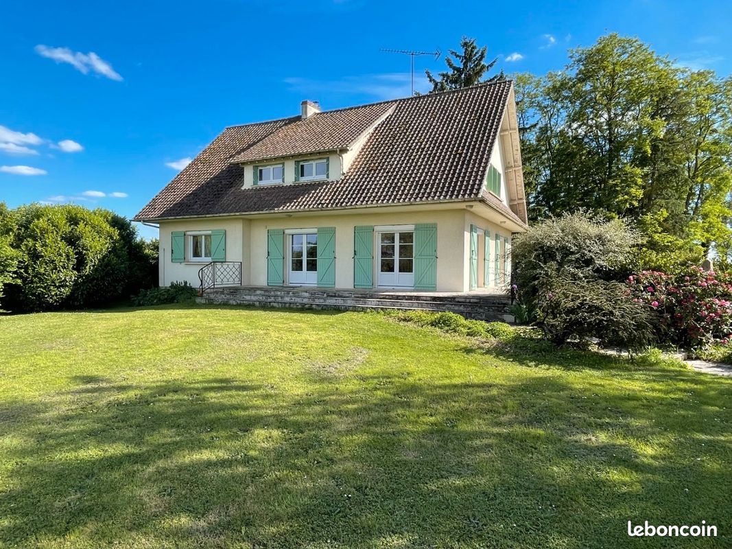 Maison 7 pièces 182 m² · à Égreville · 182 m² · 240 000 €