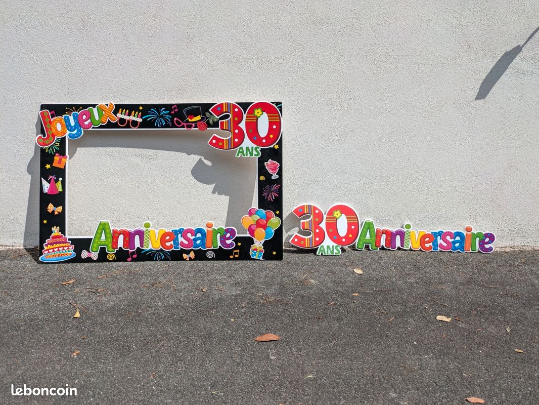 31 Pcs Accessoires Photobooth & 1 Pcs Cadre Photobooth, Decoration Anniversaire 30 Ans Fournitures de Décoration de Fête d'anniversaire (60 Ans