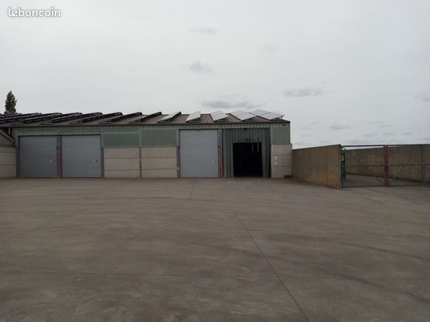 HANGAR STOCKAGE 200m²