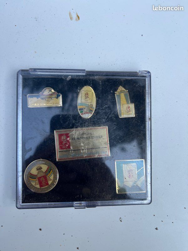 Coffret de pin's vintage - JO d'hiver Albertville 1992 (image 1)
