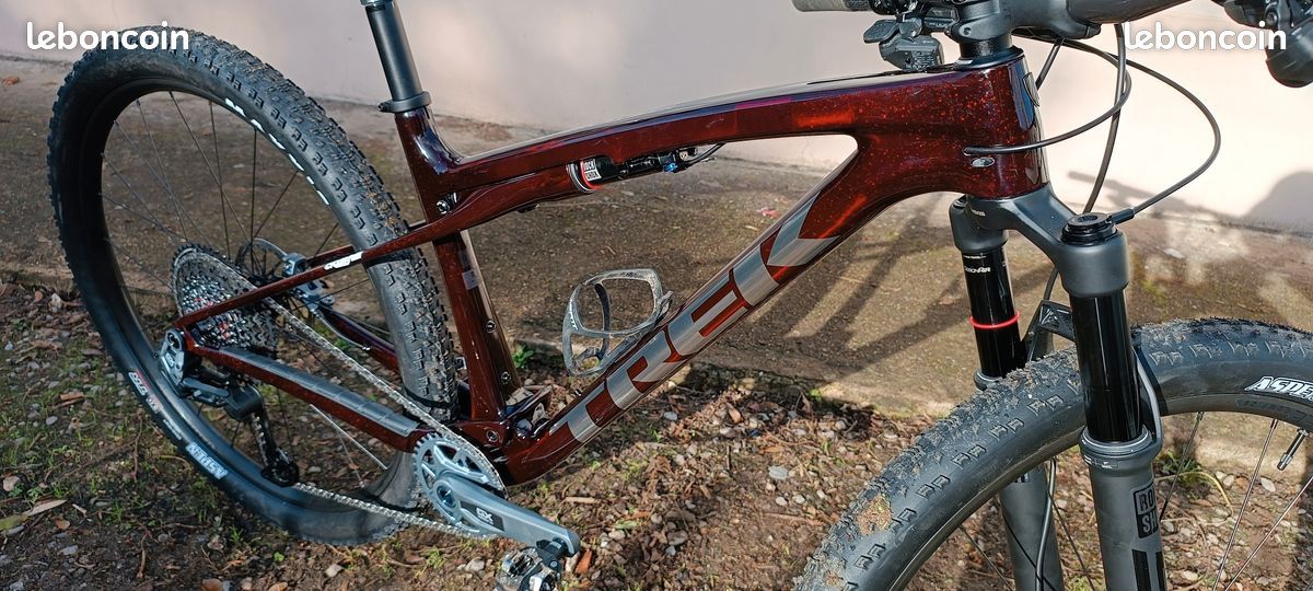 VTT 29 " Trek Supercaliber 9.7 rouge bordeau 2025 (image 2)