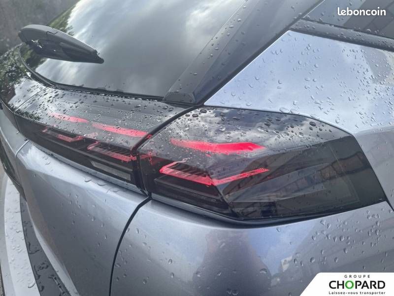 Peugeot 2008 Hybrid 145 e-DCS6 Allure (image 28)
