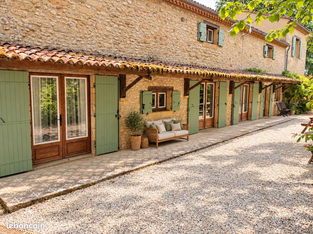 Maison 9 pièces 230 m² · au Buisson-de-Cadouin · 230 m² · 540 000 €