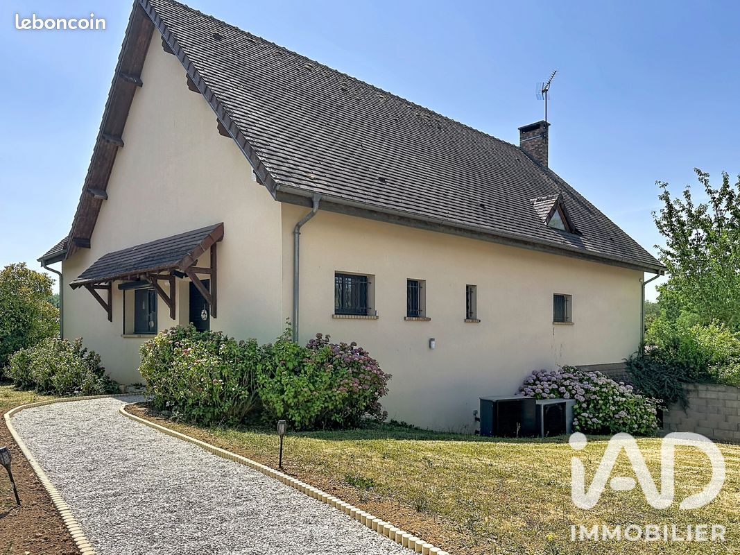 Maison 8 pièces 205 m² · à Villethierry · 205 m² · 369 500 €