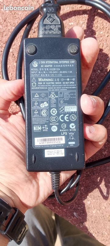 Chargeur universel pour ordinateur portable 24W/12V 2.5*0.7mm (image 3)