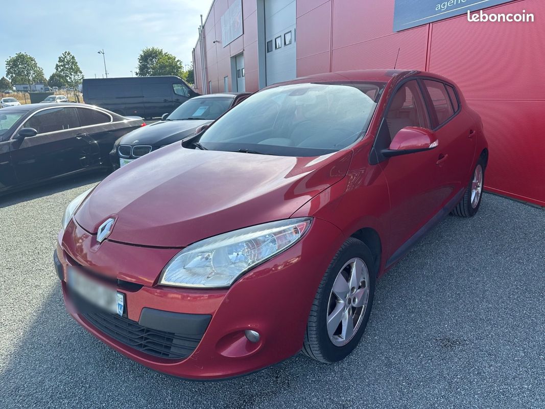 Renault Megane 3 Berline 5 ptes 1.9 DCI 131 CH AUTHENTIQUE - GARANTIE 12 MOIS (image 4)
