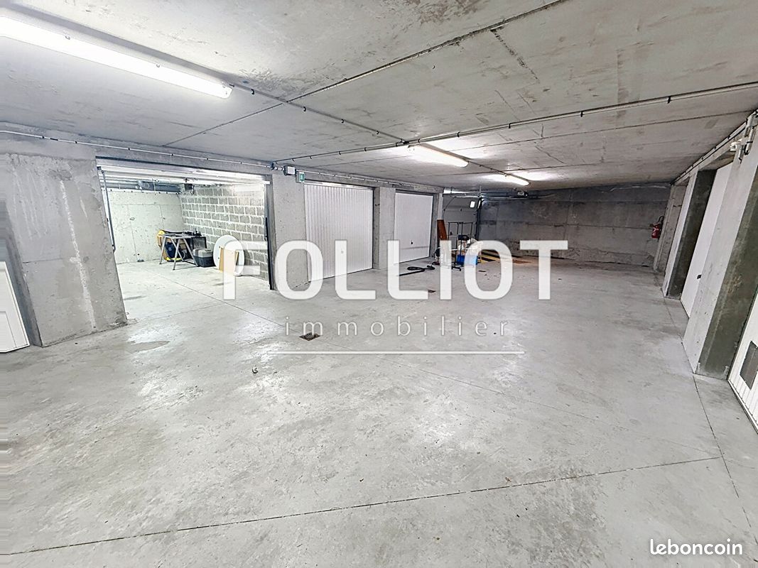Parking 34 m² · à Saint-Pair-sur-Mer · 34 m² · 65 500 €