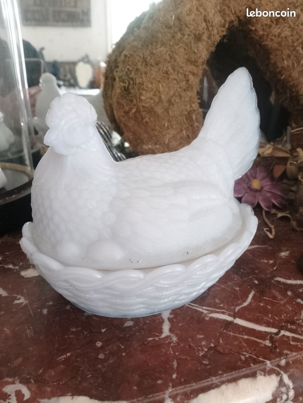 ANCIEN SUCRIER BONBONNIÈRE en opaline blanche poule EUR 15,00 - FR