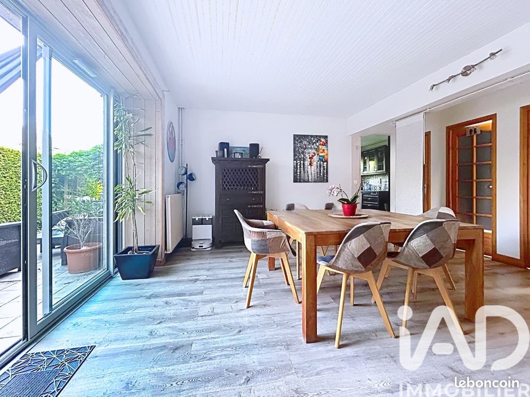 Maison 7 pièces 186 m² · à Mézières-sur-Seine · 186 m² · 374 000 €