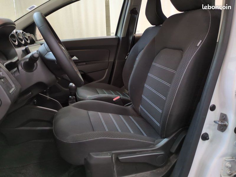Voiture, Dacia, essence GPL (image 2)