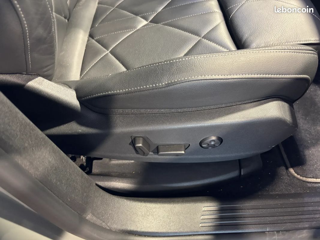 DS DS 7 E-TENSE 225ch Bastille - Origine France / CarPlay / Suivi complet / Caméra 360° / Hayon électrique et main libre / Keyless Go / Gris Laqué / Pack Drive Assist (image 43)
