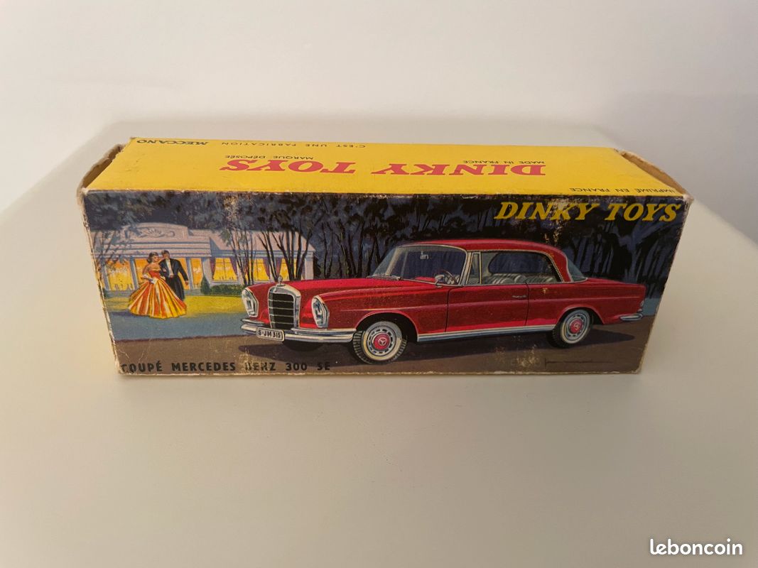 Dinky toys 533 coupe mercedes-benz 300 se en boite d'origine au 1