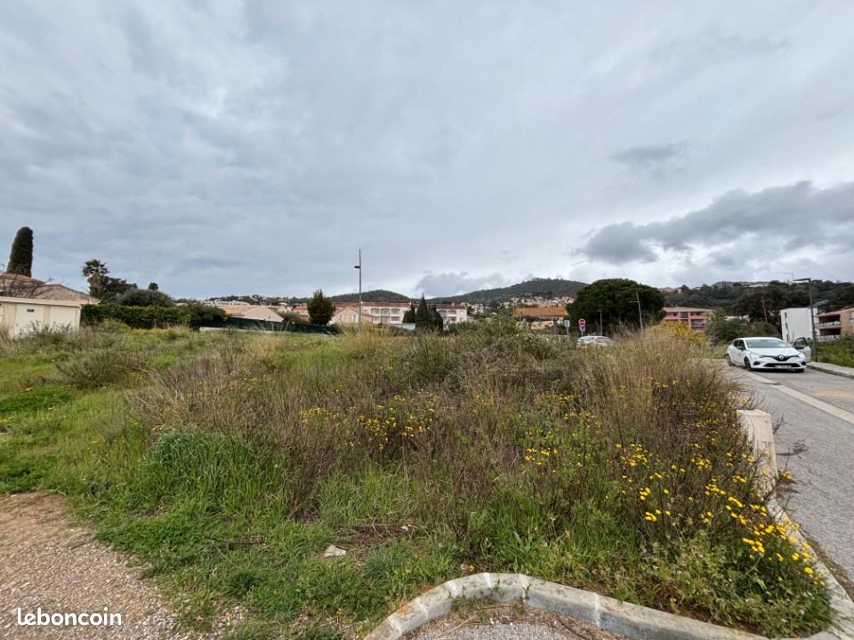 Terrain 415 m² · à Bormes-les-Mimosas · 370 000 €