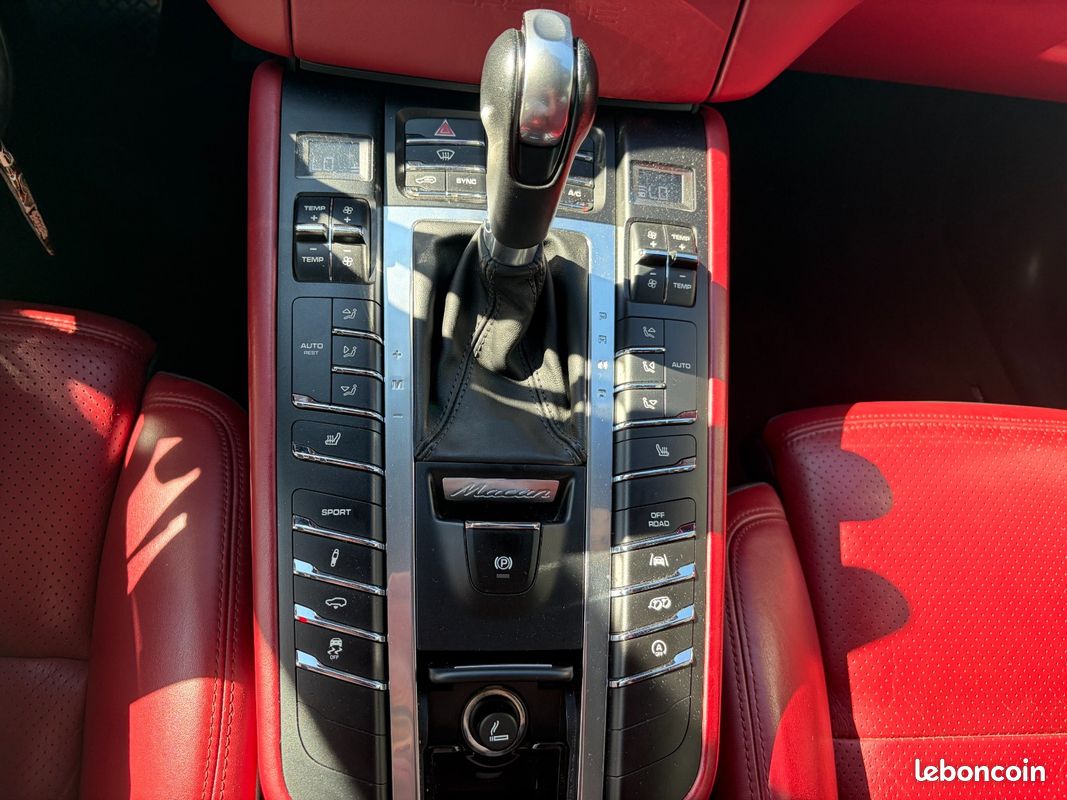 PORSCHE MACAN Turbo 3.6 V6 400 ch PDK avec CARPLAY / AUDIO BOSE / CAMERA (image 15)