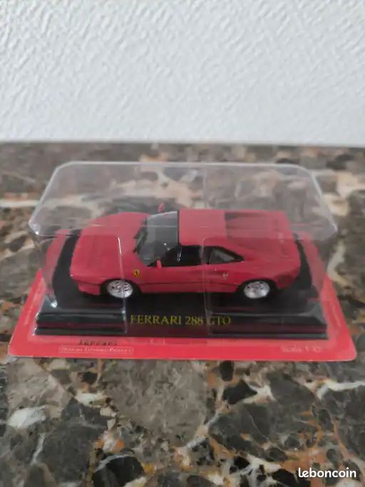Voiture Miniature Burago Ferrari GTO Noir 1:43 - Occasion Vintage Italie - Pièce Rare