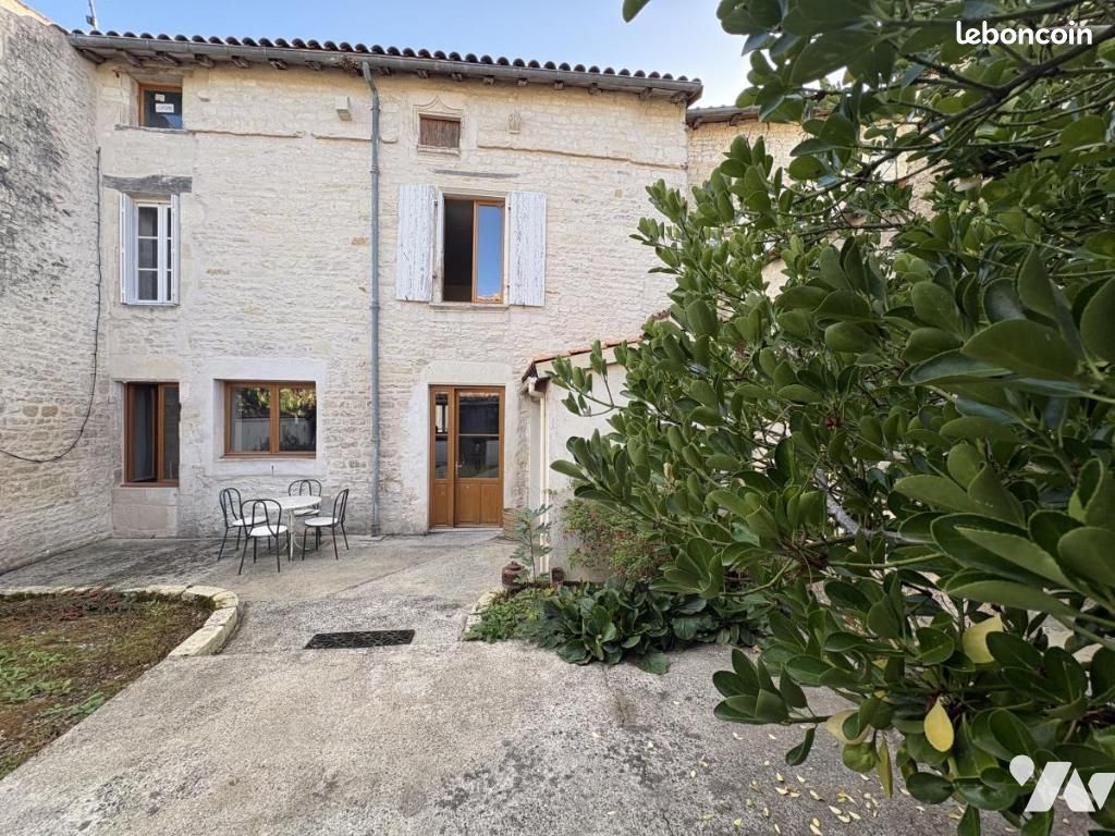 Maison 5 pièces 148 m² · à Chizé · 148 m² · 168 000 €