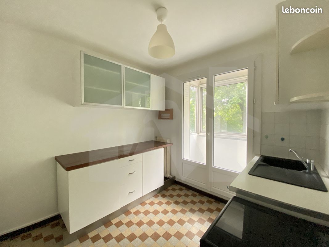 Appartement 3 pièces 52 m² · à Meylan · 52 m² · 713 €