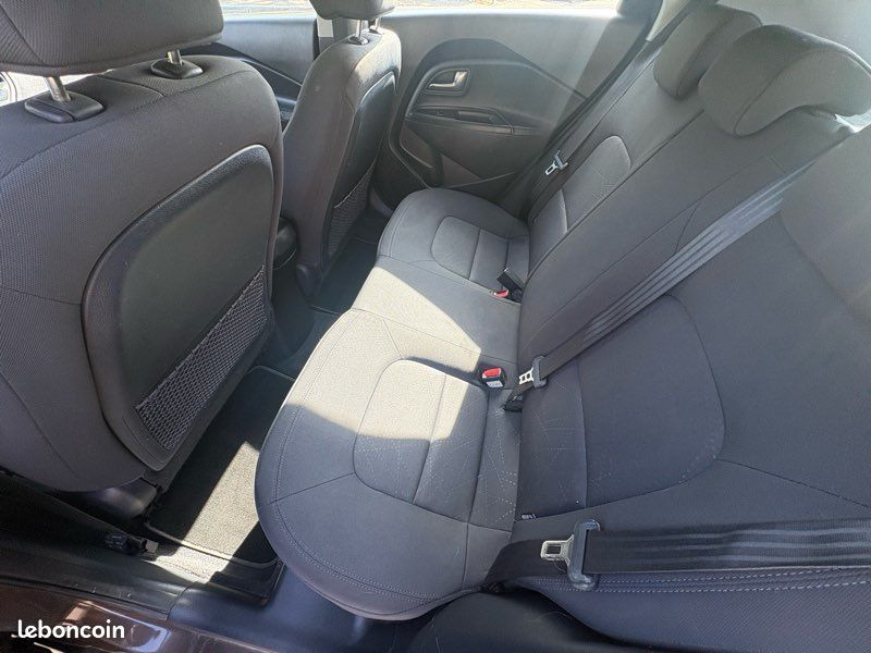 🚘 KIA Rio 1.4 CRDi Spirit (image 12)