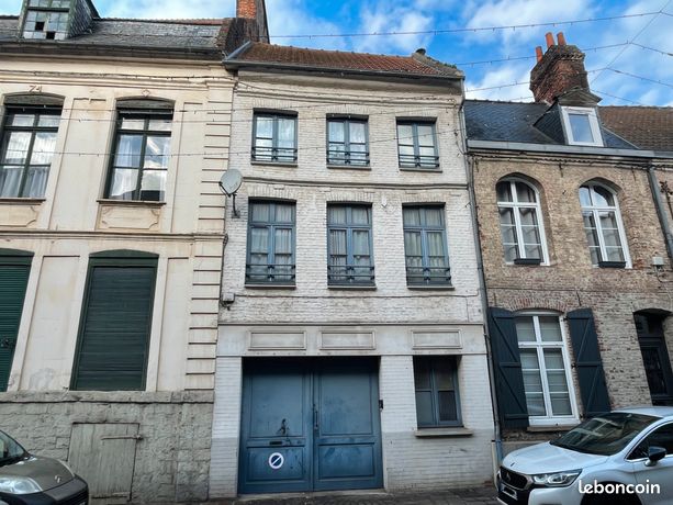 https://img.leboncoin.fr/api/v1/lbcpb1/images/c7/9b/bb/c79bbb1cdb38cb8fde4c54d0eabebdc241732669.jpg?rule=ad-image
