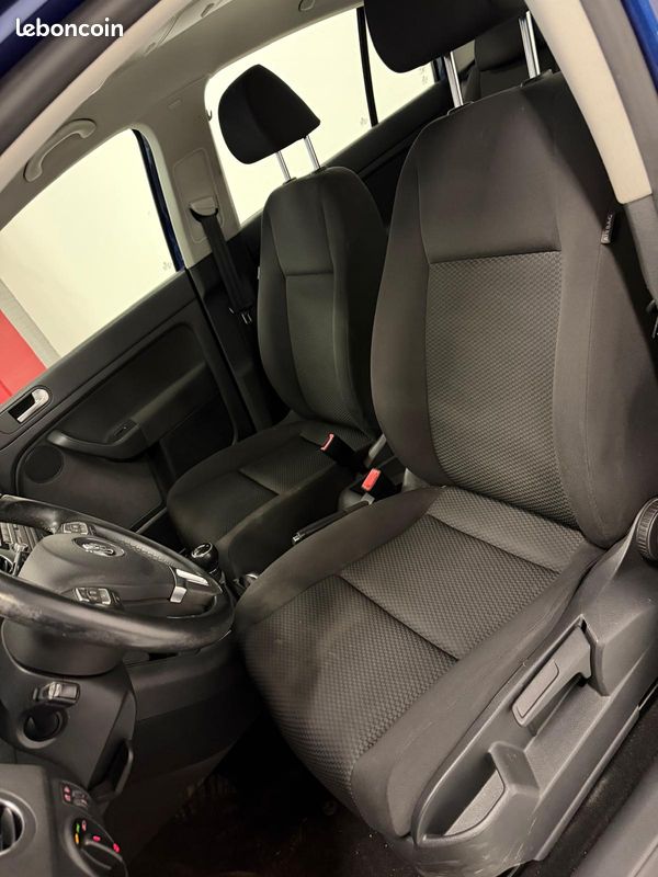 Volkswagen Golf Plus 1.6 TDI 105ch BlueMotion Technology Trendline Garantie 12 Mois Kit Distribution Neuf Climatisation / Radar de Stationnement / Régulateur de Vitesse / Rétroviseurs Rabattables (image 8)