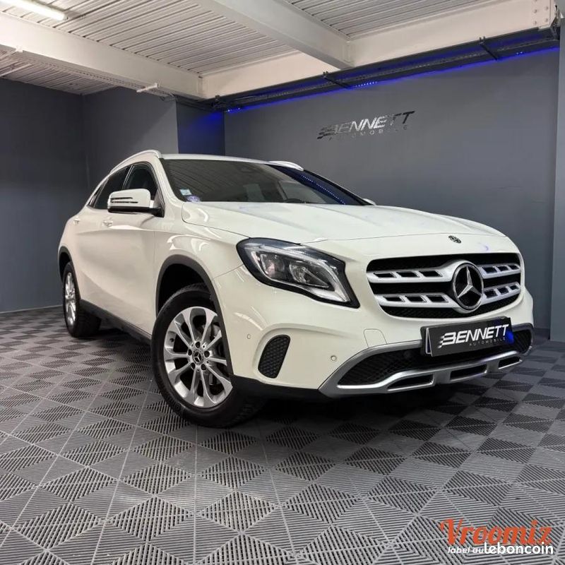 Mercedes Classe Gla (2) 180 SENSATION 7G-DCT - CAMERA/CARPLAY/CLIM/BOITE AUTO/GPS - GARANTIE 3MOIS (image 1)