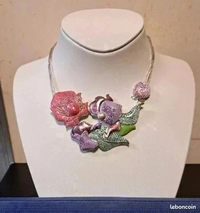 Splendide Collier Swarovski Thème Alice Au Pays Des Merveilles🌷Jardin Des Fleurs 💐 (image 5)