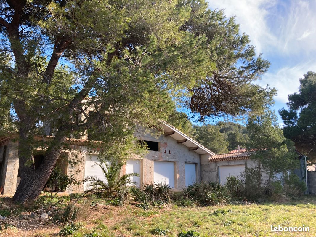 Maison 7 pièces 195 m² · à Armissan · 195 m² · 250 000 €