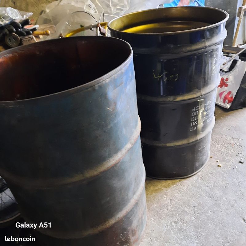 2 Fûts en acier 210 litres (image 2)