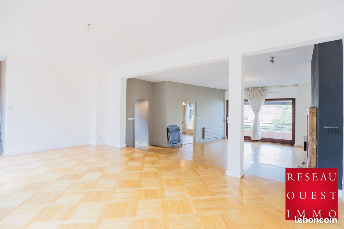 Maison 4 pièces 250 m² · à Lyon · 250 m² · 699 000 €