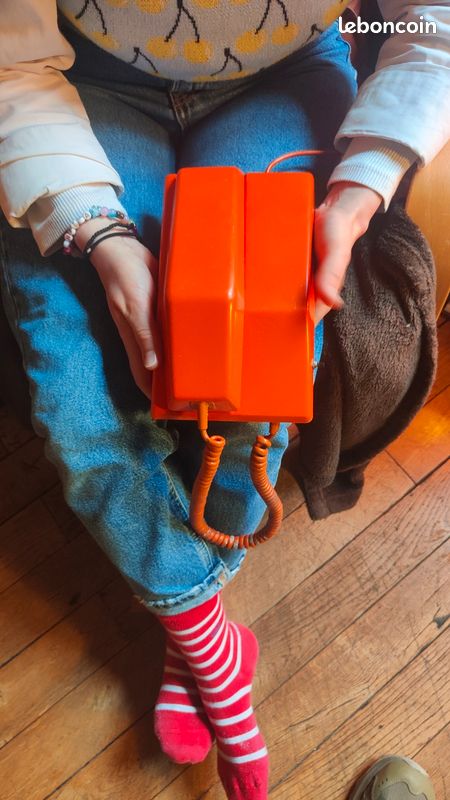 Téléphone vintage orange (image 4)