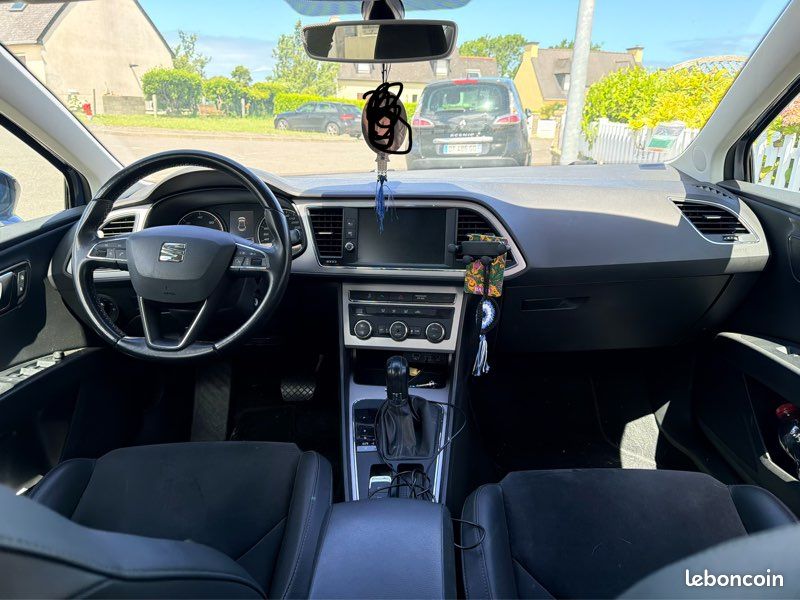Voiture automatique seat Léon (image 3)
