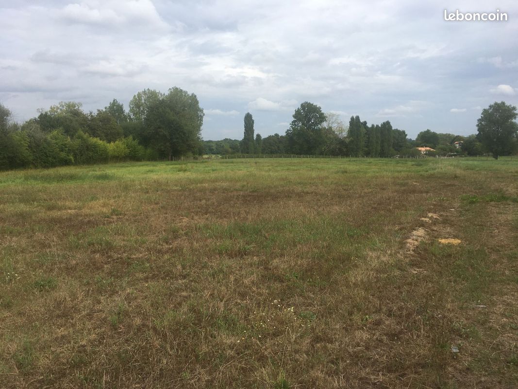 Terrain à bâtir de 613 m² à CAVIGNAC (33) · 55 000 €