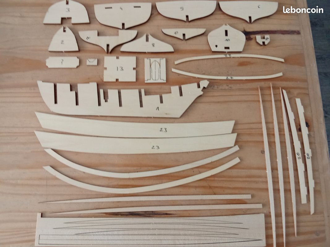 Maquette bateau en bois : remorqueur Atlantic - Artesania - Rue des Maquettes