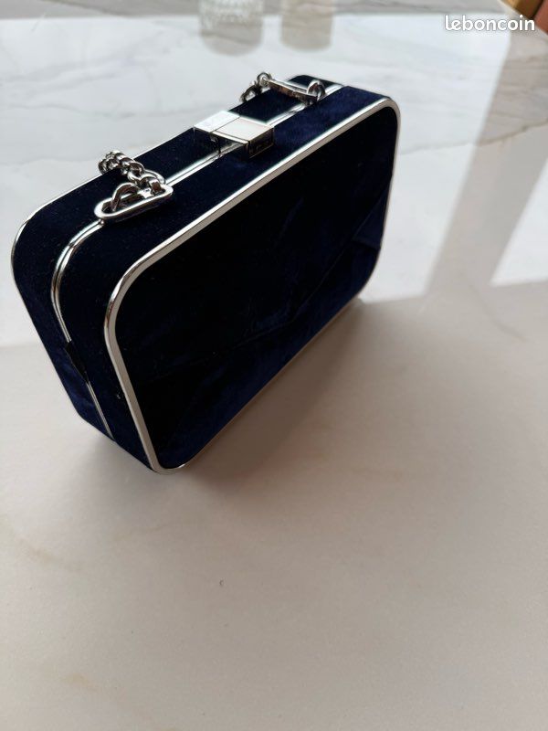 Sac / minaudière Karl Lagerfeld Postcard velours bleu marine – chaîne argentée (image 7)