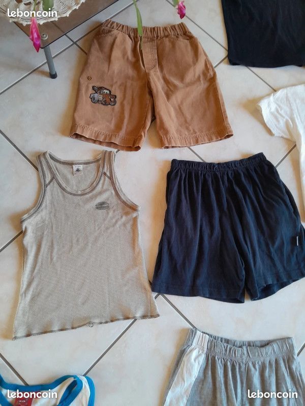 Lot Vêtements Garçon 6 - 8 Ans : Donne Débardeur, Short et Tee-shirt (image 4)