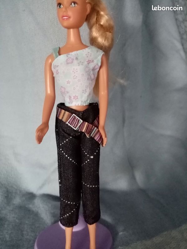 Tenue pour poupée Barbie N° 5 (image 1)