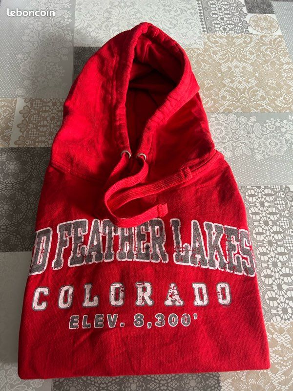 Hoodie vintage Red Feather Lakes Colorado rouge taille M (image 1)