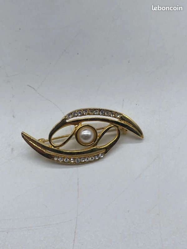 Broche Vintage Dorée Texturée – Motif Entrelacé – Bijou Rétro (occasion)