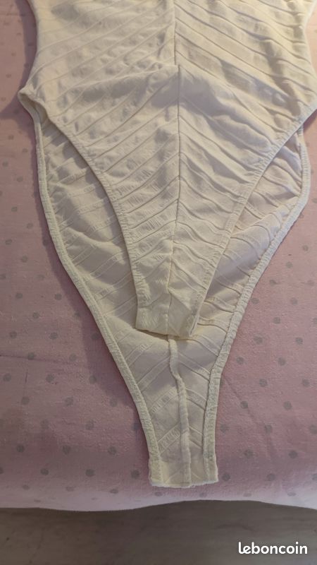 Body blanc T. 36/38 Marque Feel Good (image 7)