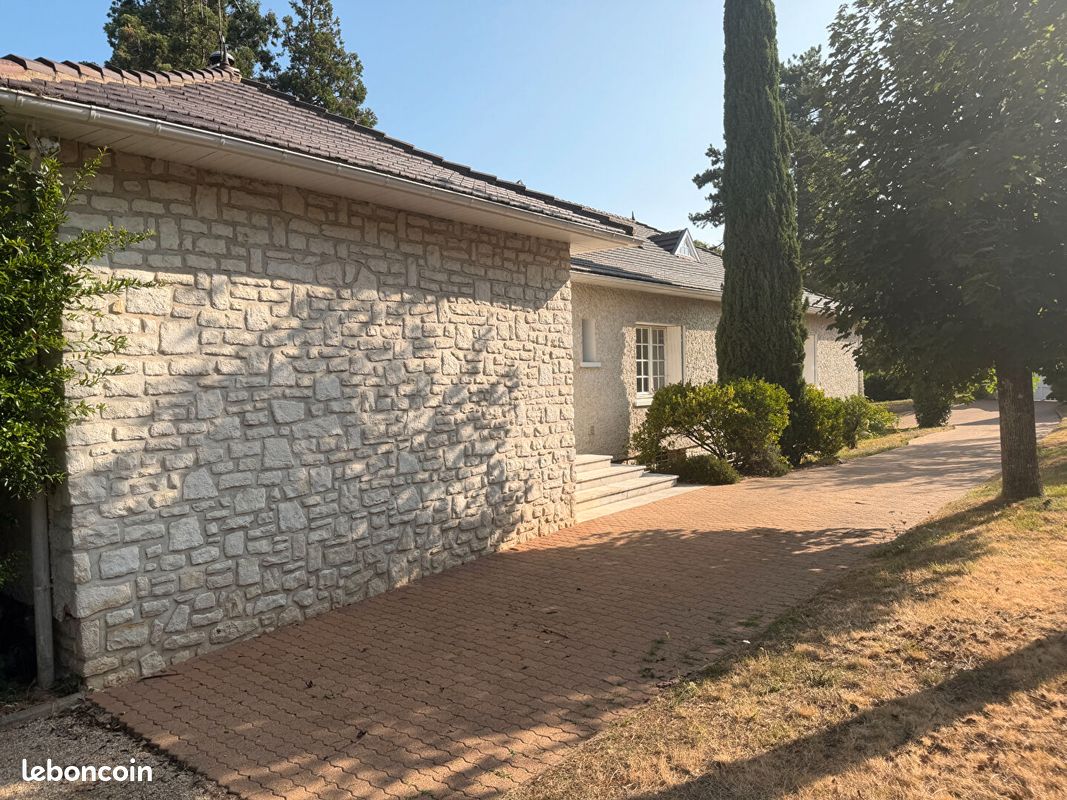 Maison 10 pièces 325 m² · à Poitiers · 325 m² · 549 000 €