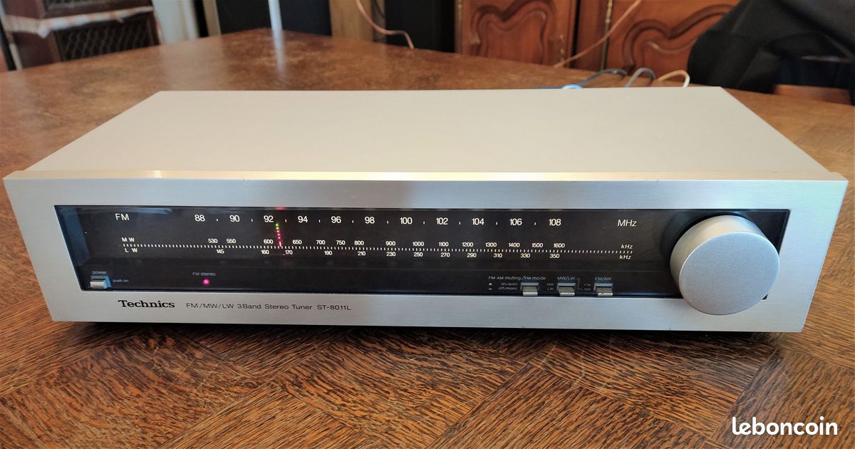 Tuner Technics ST-8011 Argenté D'occasion - Fonctionnement OK - Made In Japan