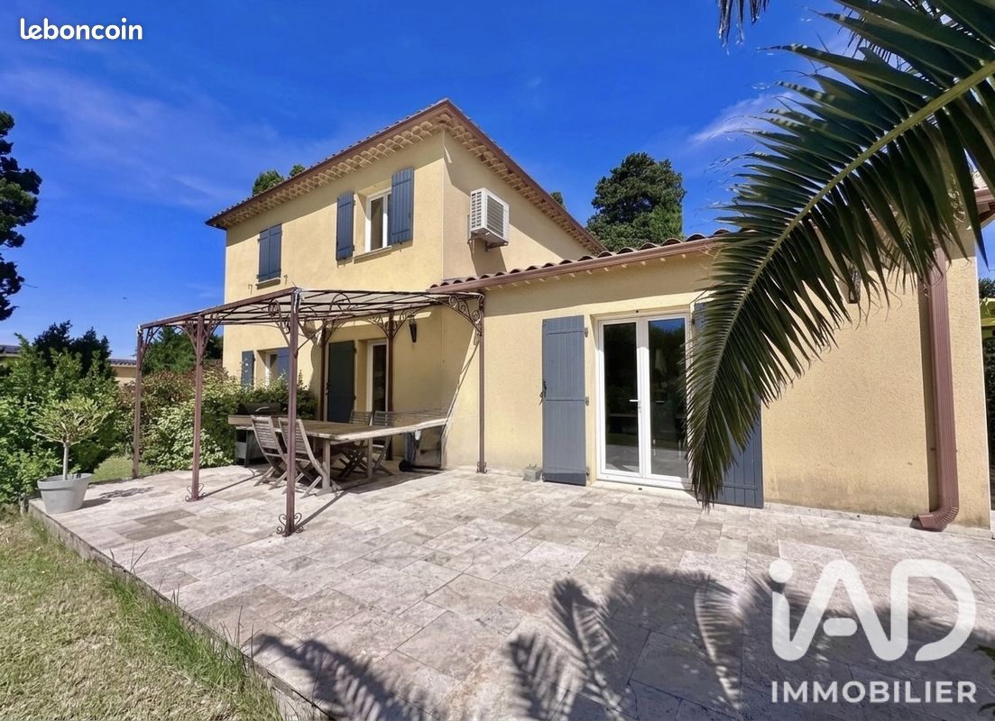 Maison 6 pièces 140 m² · à Camaret-sur-Aigues · 140 m² · 430 000 €