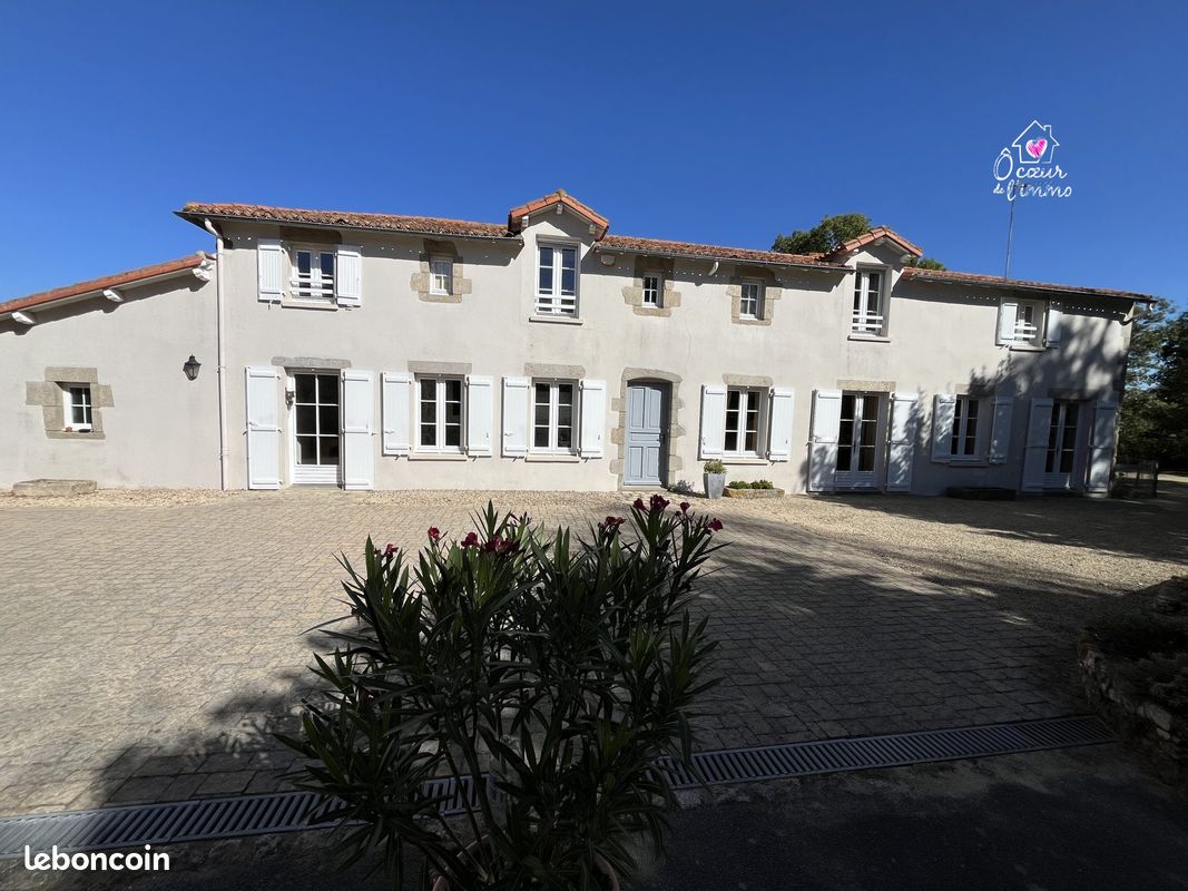Maison 8 pièces 234 m² · à Mauléon · 234 m² · 315 000 €