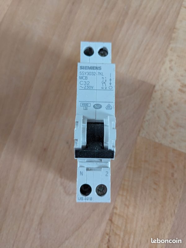 Disjoncteur 32A siemens (image 1)