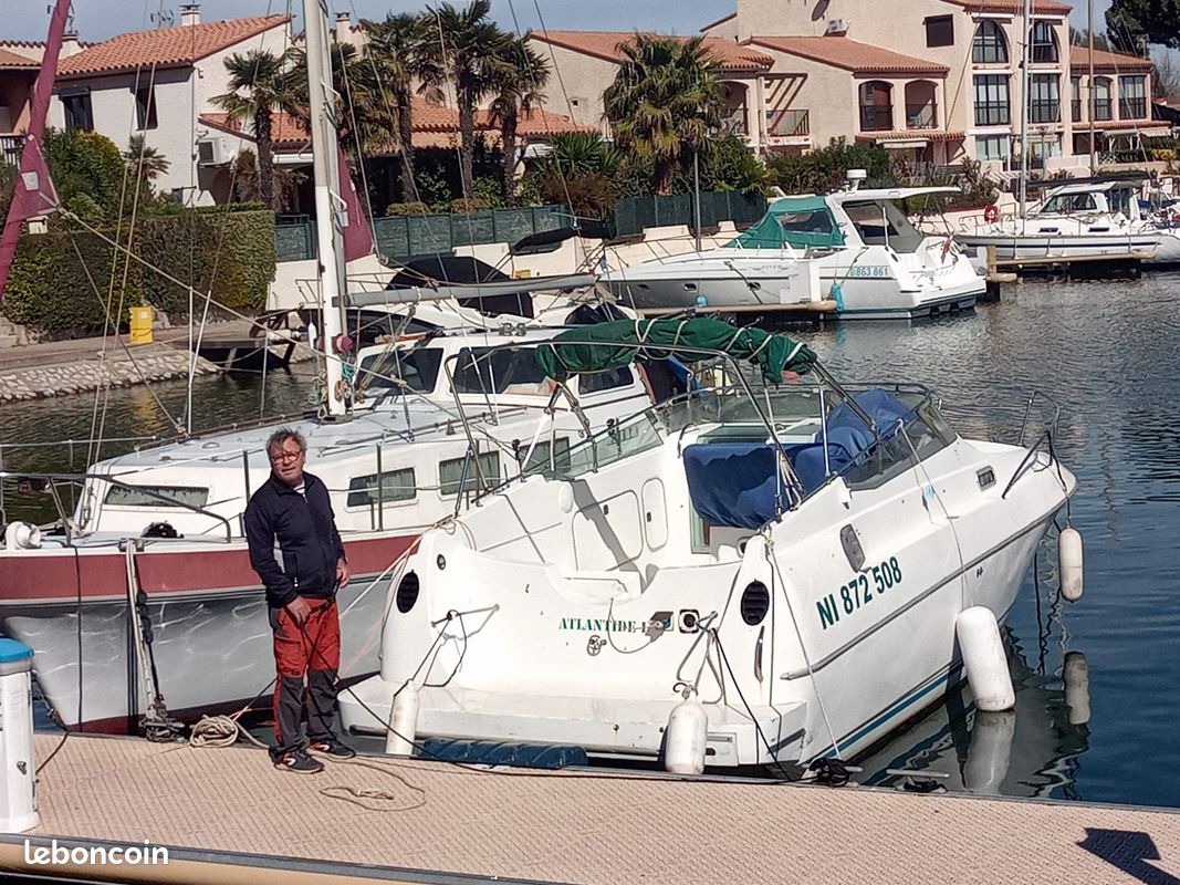 Bateau moteur in board (image 2)